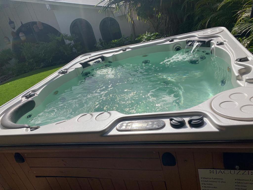 Plaza Chapala Hotel エクステリア 写真