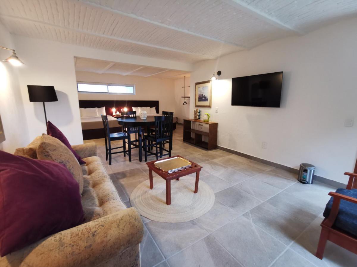 Plaza Chapala Hotel エクステリア 写真