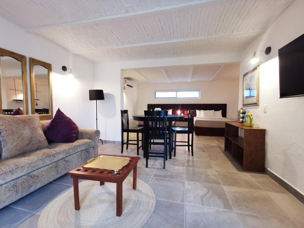 Plaza Chapala Hotel エクステリア 写真