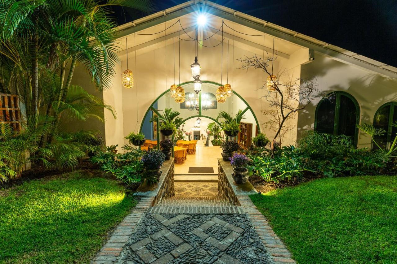 Plaza Chapala Hotel エクステリア 写真