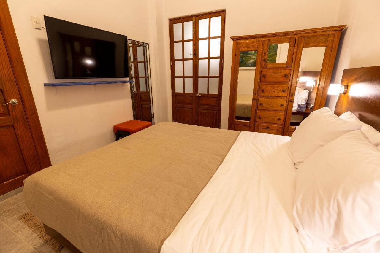 Plaza Chapala Hotel エクステリア 写真