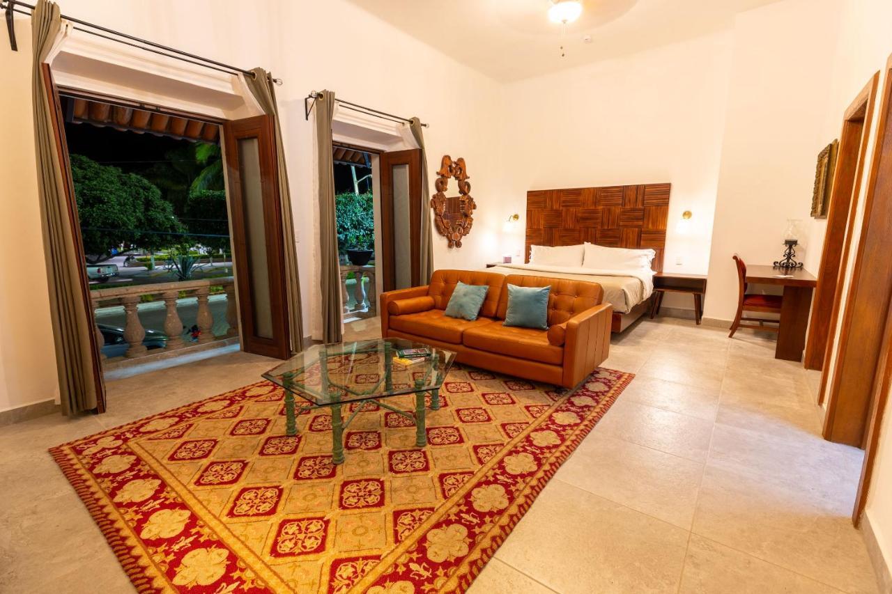 Plaza Chapala Hotel エクステリア 写真